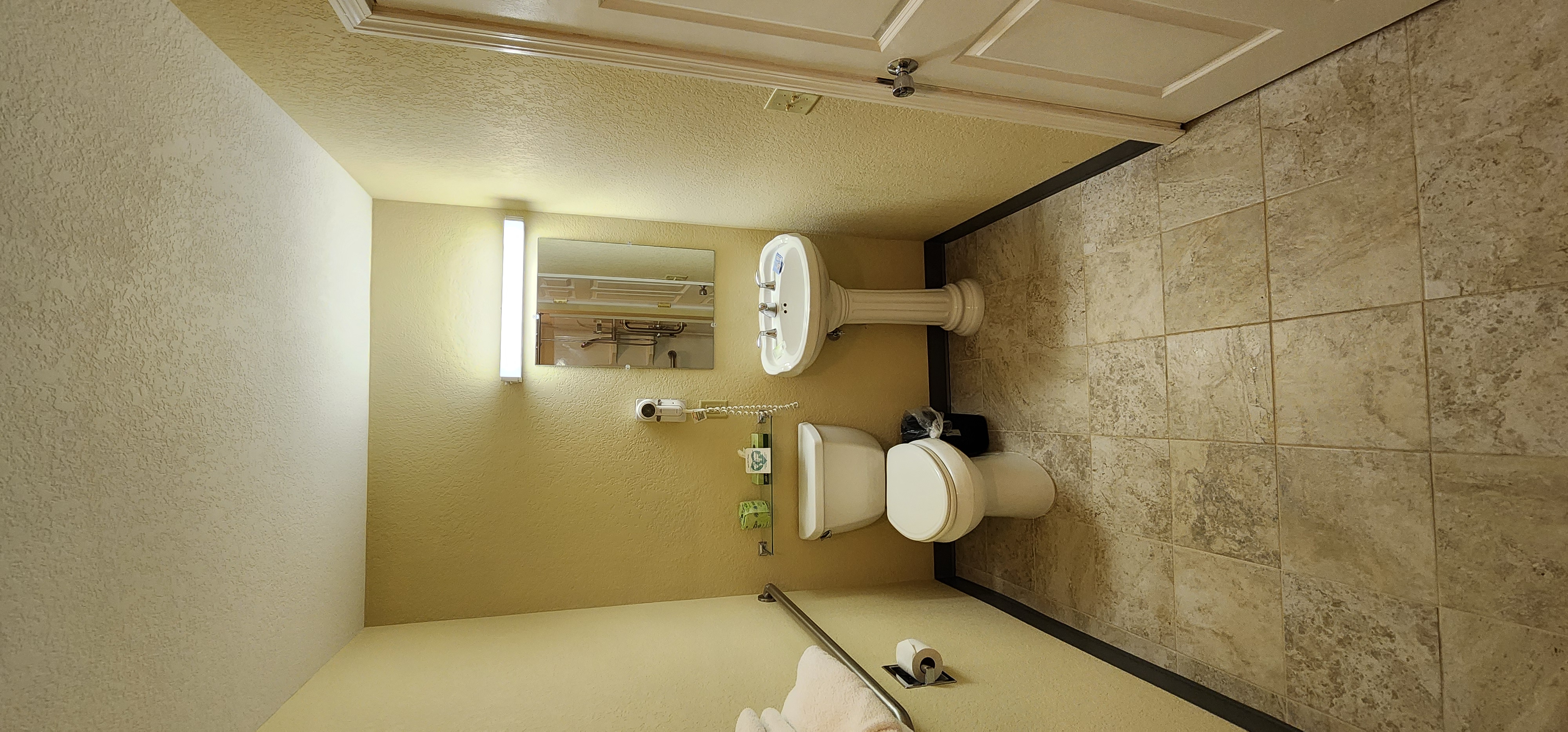 Newport City Inn and Suites — photo 11 of 46