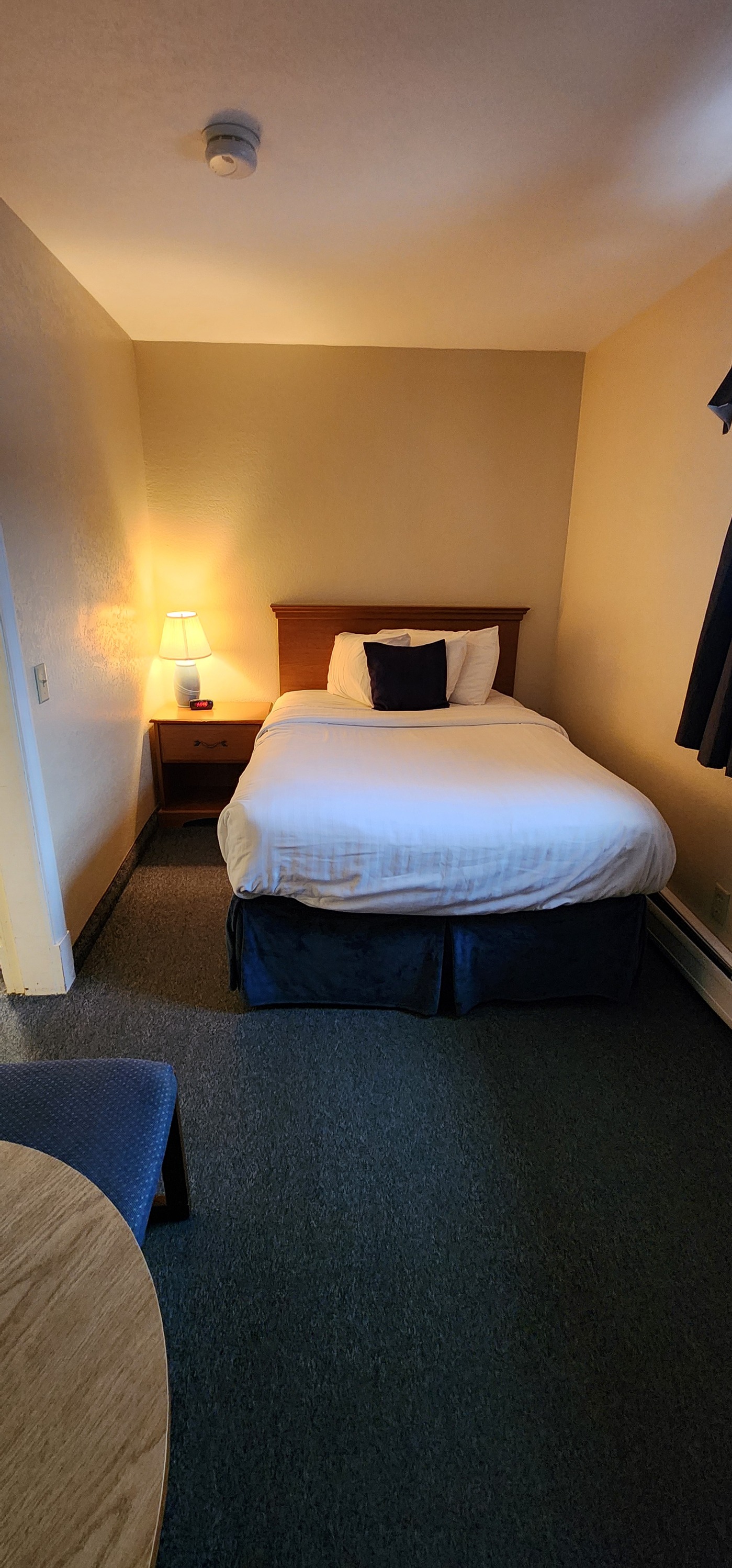 Newport City Inn and Suites — photo 43 of 46
